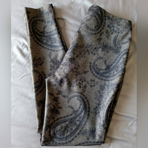 Chico's Fabulously Slimming Jeggings - Gray, Sz 0 - Like New - Picture 5 of 8